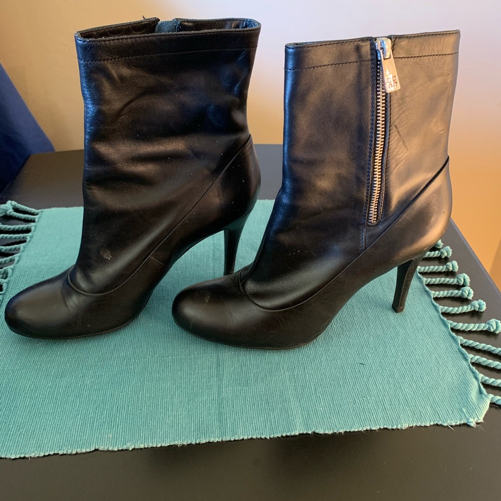 Women’s leather “Coach” boots
